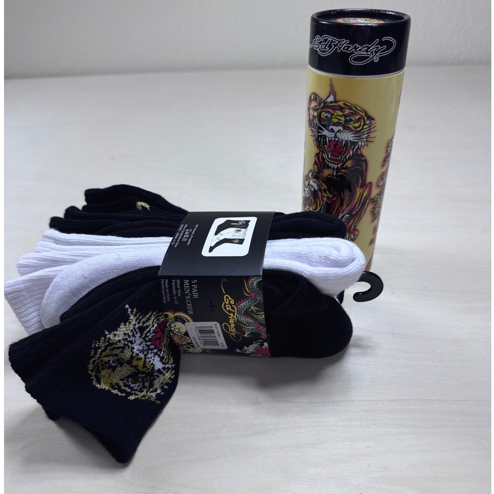 Ed Hardy Mens Fragrance and Socks Gift Set3.4oz EDT 5Pair Crew SocksTiger Skull